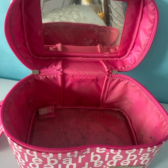 BARBIE Makeup Case - Picture 3 of 4